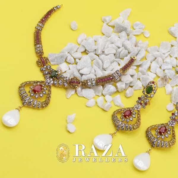 GOLD NECKLACE SET