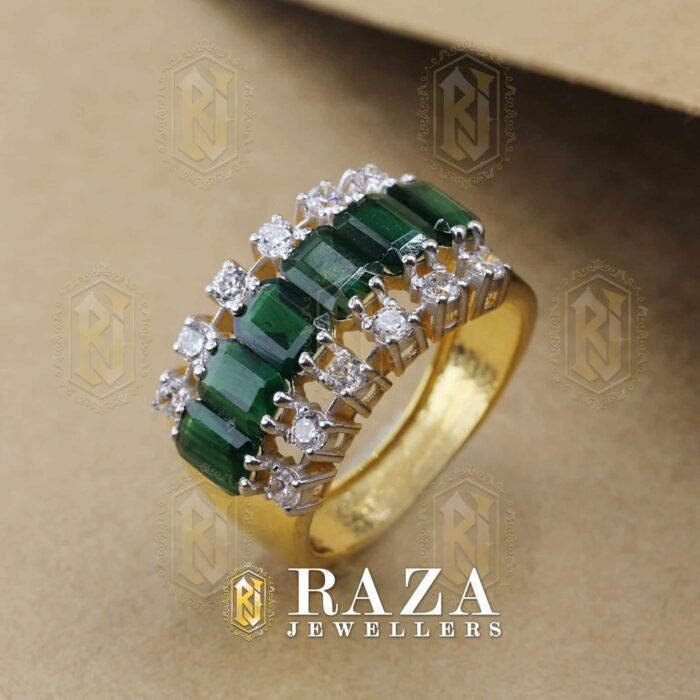 EMERALD RING