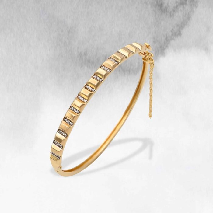 GOLD BRACELET