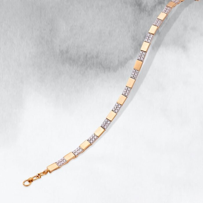 GOLD CHAIN BRACELET