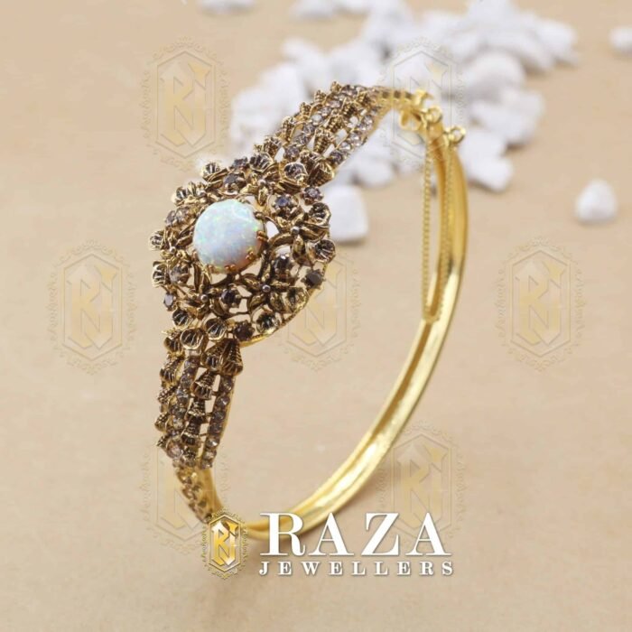 GOLD BRACELET