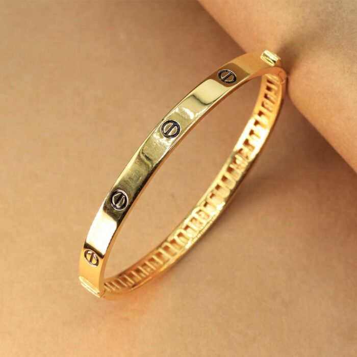 BRANDED GOLD BRACELET