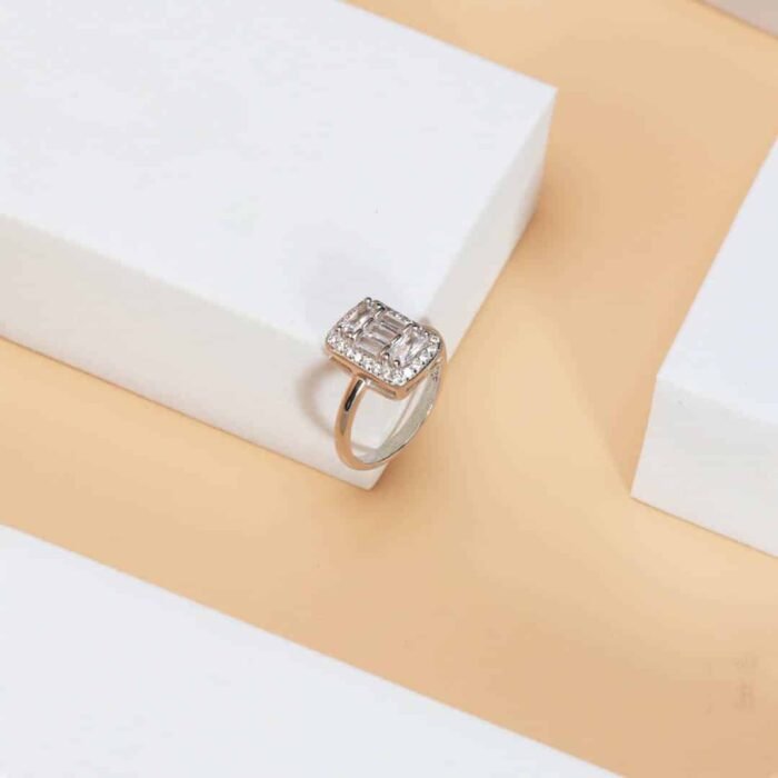 SILVER RING