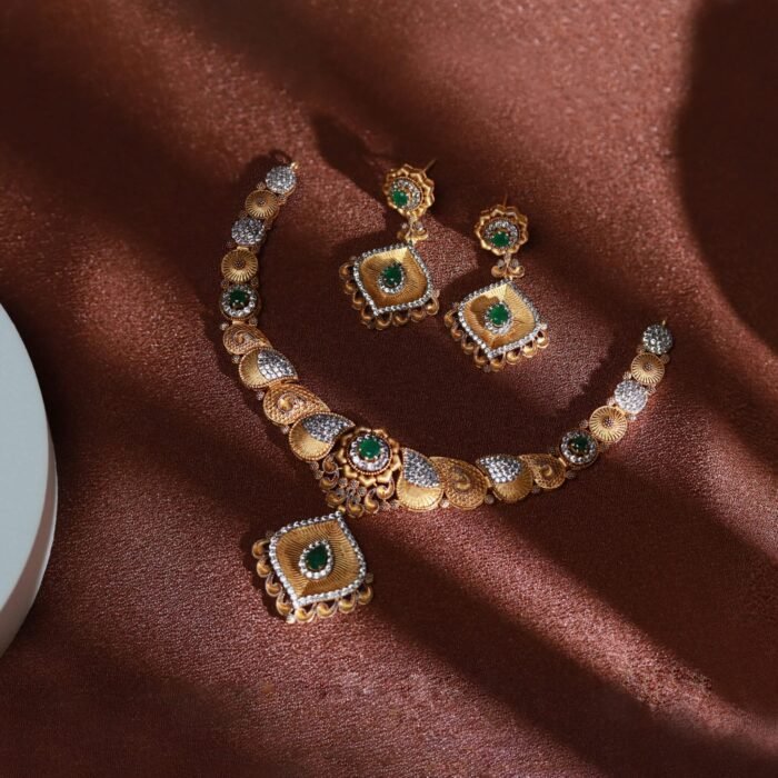 Emerald Antique Gold Bridal Set – Buy Wedding Jewellery
