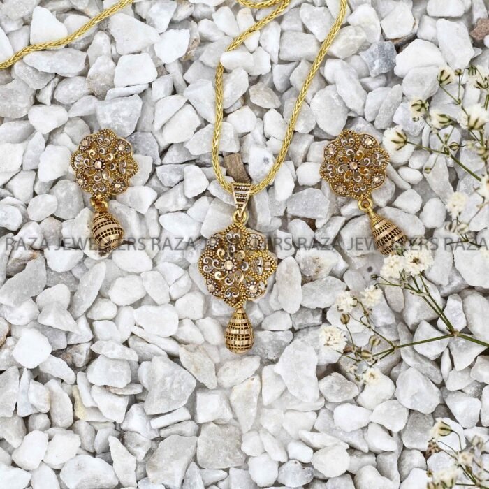 Antique Gold Locket Set