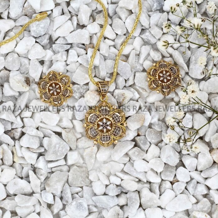 Antique Gold Locket Set