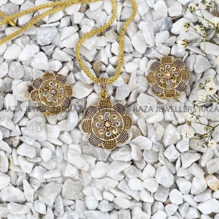 Antique Gold Locket Set